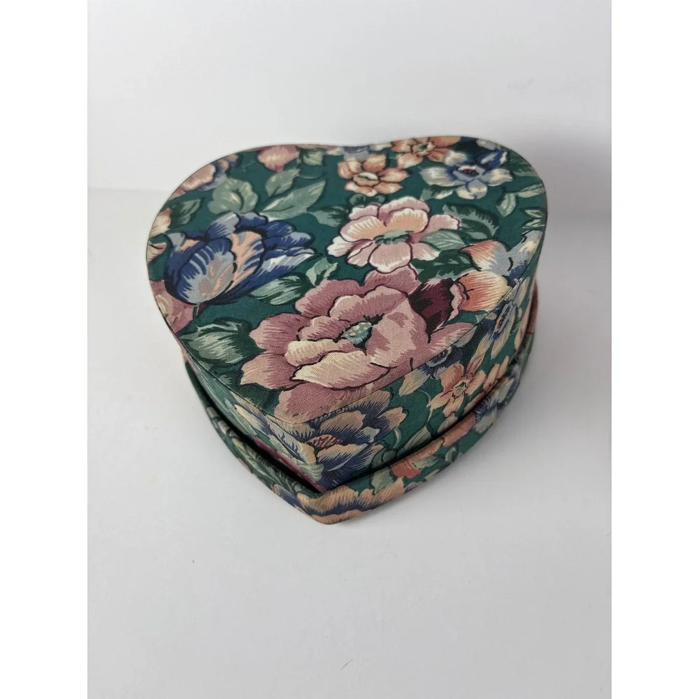 Vintage Floral Chintz Heart Nesting Boxes Set of 3  Cottage-core Nesting